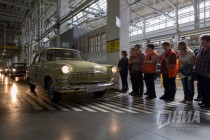 Участники пробега проехали через главный конвейер предприятия