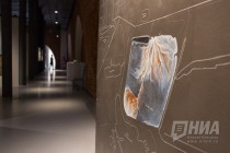 Выставка Белое море. Чёрная дыра представляет результаты историко-художественного исследования, проведенного художником Павлом Отдельновым в восточной промзоне города Дзержинска