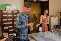 Процесс восстановления картины Константина Юона Горький и Шаляпин в Нижнем Новгороде мастерами центра им. И. Грабаря