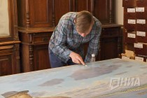 Процесс восстановления картины Константина Юона Горький и Шаляпин в Нижнем Новгороде мастерами центра им. И. Грабаря