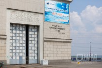 В состав сооружений гидроузла входят: здание гидроэлектростанции с ОРУ 110/220 кВ, бетонная водосливная плотина, земляные плотины и магистральный канал, судоходные сооружения