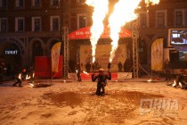 Огненное шоу от Театра огня и света FireLife на улице Рождественской в Нижнем Новгороде