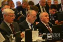 Депутаты Законодательного собрания Нижегородской области VI созыва Виктор Лунин, Надир Хафизов и Николай Шкилев (слева направо)