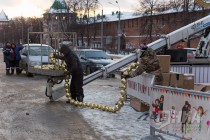 Главную новогоднюю елку установили и нарядили в Нижнем Новгороде