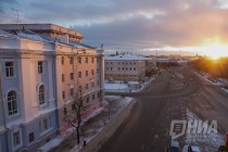 Главную новогоднюю елку установили и нарядили в Нижнем Новгороде