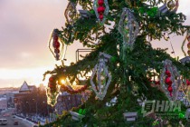 Главную новогоднюю елку установили и нарядили в Нижнем Новгороде