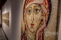 Предпоказ спектакля Вязаник в рамках новогодних интерактивных спектаклей в ГЦСИ Арсенал на выставке Леонида Тишкова Взгляни на дом свой