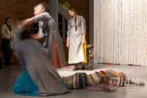 Предпоказ спектакля Вязаник в рамках новогодних интерактивных спектаклей в ГЦСИ Арсенал на выставке Леонида Тишкова Взгляни на дом свой