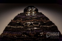 Предпоказ спектакля Вязаник в рамках новогодних интерактивных спектаклей в ГЦСИ Арсенал на выставке Леонида Тишкова Взгляни на дом свой