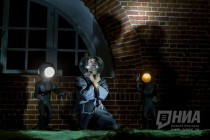 Предпоказ спектакля Вязаник в рамках новогодних интерактивных спектаклей в ГЦСИ Арсенал на выставке Леонида Тишкова Взгляни на дом свой