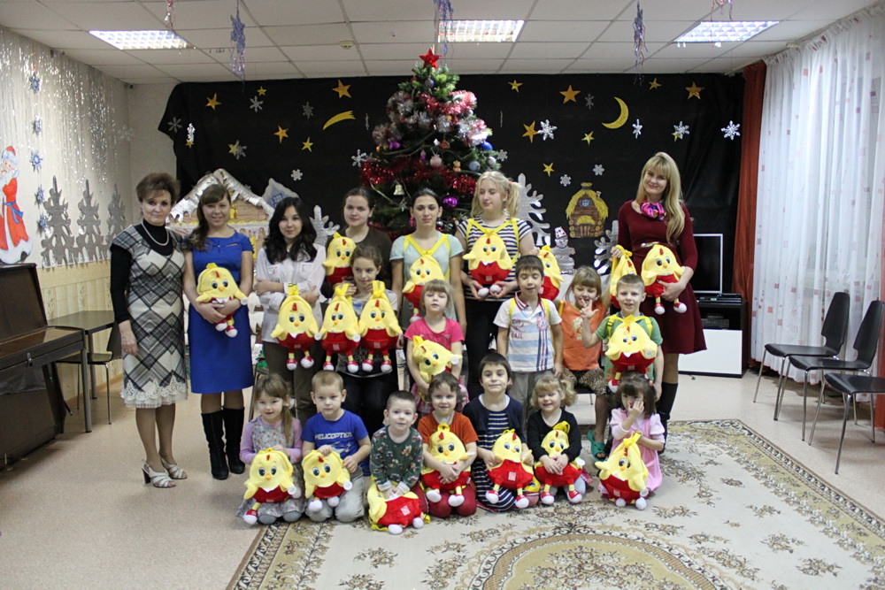 Cладкие подарки от Благотворительного фонда ЛУКОЙЛ получили четыре детских дома и социальный приют для детей и подростков