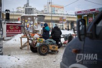 Уличная торговля в районе железнодорожного вокзала в Нижнем Новгороде