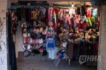 Уличная торговля в районе железнодорожного вокзала в Нижнем Новгороде