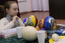 Мастер-класс по росписи страусиных яиц к Пасхе в зоопарке Лимпопо в Нижнем Новгороде