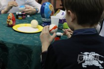 Мастер-класс по росписи страусиных яиц к Пасхе в зоопарке Лимпопо в Нижнем Новгороде