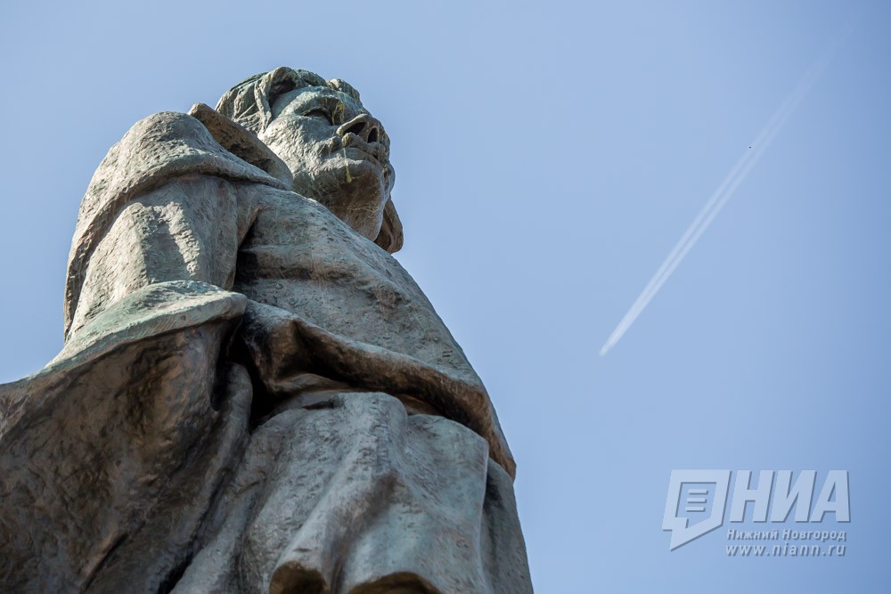 Памятник М.Горькому скульптора Веры Мухиной
