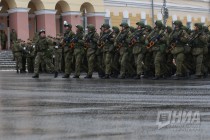 Репетиция парада Победы прошла в Нижнем Новгороде на площади Минина и Пожарского