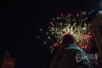 Праздничный фейерверк в День Победы в Нижнем Новгороде