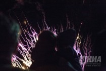 Праздничный фейерверк в День Победы в Нижнем Новгороде