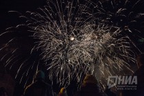 Праздничный фейерверк в День Победы в Нижнем Новгороде
