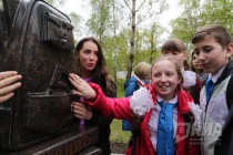 Открытие памятника школьному портфелю в Нижнем Новгороде