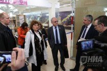 Посещение Центрального рынка председателем комитета ЗС НО по соц вопросам Надиром Хафизовым и зам. главы администрации Богородского муниципального р-на Андрем Труновым