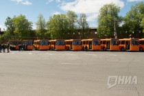 Церемония вручения ключей от 50 новых городских автобусов в Нижнем Новгороде