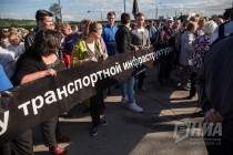 Митингующие на акции против новой маршрутной сети в Нижнем Новгороде