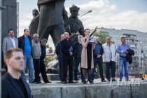 Активисты выступают в режиме свободный микрофон