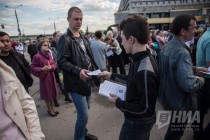Митингующие на акции против новой маршрутной сети в Нижнем Новгороде