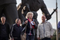 Активисты выступают в режиме свободный микрофон