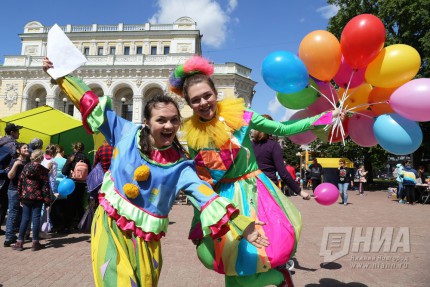 Городской фестиваль Город детства прошел на Театральной площади в Нижнем Новгороде