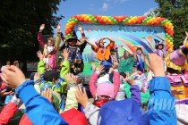 Городской фестиваль Город детства прошел на Театральной площади в Нижнем Новгороде