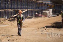 Рабочие на стройплощадке Стадиона Нижний Новгород