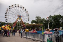 Зона аттракционов в парке Швейцария