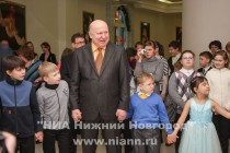 Валерий Шанцев с детьми на Губернаторской ёлке (2013 год)
