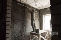 Прокладка коммуникаций и укрепление стен здания