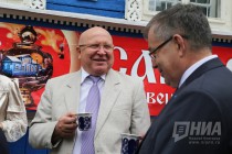 Губернатор Нижегородской области Валерий Шанцев на фестивале НХП Мастеров народных братство в Городце