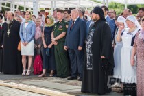 На службе присутствовал губернатор Валерий Шанцев