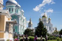 Торжества, посвященные обретению мощей преподобного Серафима Саровского, в Дивееве