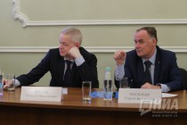 Алексей Орехов и руководитель общественной приемной в Нижегородской области комитета по обороне Госдумы ФС РФ Сергей Васильев