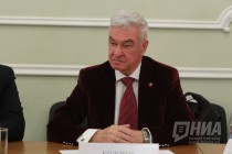 Олег Колобов