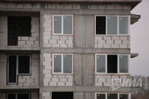 Где-то уже разбиты вставленные окна