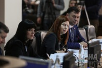 И.о. сити-менеджера Наталия Казачкова, Елизавета Солонченко и замглавы города Михаил Кузнецов