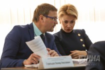 Директор департамента спорта Леонид Стрельцов и директор департамента Культуры Наталья Суханова