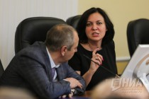 И.о. министра строительства Алексей Сыров и и.о. министра инвестиций Екатерина Пивоварова