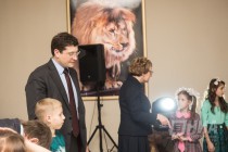 Глеб Никитин водит хоровод