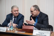 Директор департамента дорожного хозяйства администрации Нижнего Новгорода Владимир Рябцев и директор департамента транспорта Александр Голофастов