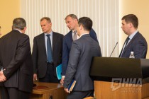 И.о. заместителей губернатора Сергей Шевченко и Дмитрий Сватковский, министр экологии Арсений Дряхлов, министр социальной политики Андрей Гнеушев