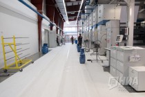 Цех, где флизелиновое сырье окрашивается